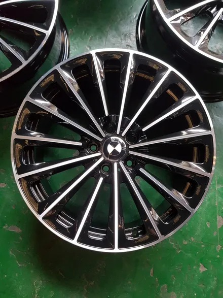 원조[부산휠복원][부산휠수리] [부산휠도색][부산중고휠] BMW F시리즈750 단조포밍휠 주차상처 휠수리/휠복원 다야컷팅재생! / 부산 기장군