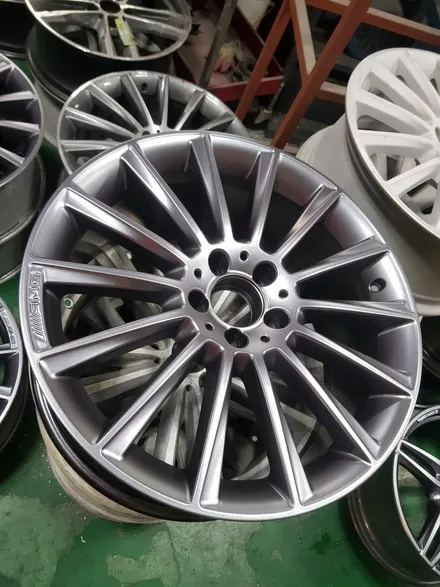원조[부산휠복원][부산휠수리]벤츠 C200Amg 19인치 주차상처 휠수리 휠복원 다야컷팅 재생하기! / 부산 기장군
