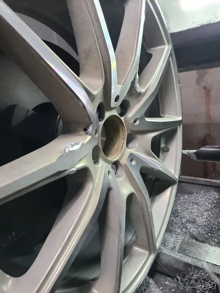 원조[부산휠복원] 벤츠S63 AMG 사고건 휠수리 휠복원 작업! / 부산 기장군