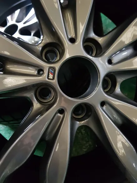 원조부산휠수리부산휠복원 BMW F시리즈 550M팩 20인치 주차상처 굴절교정 타이어 교체! / 부산 기장군