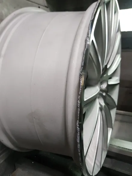 원조[부산휠복원][부산휠수리][부산중고휠] 벤츠S350 20인치 마차휠 대략난감 휠수리/휠복원/다야컷팅 재생하기 / 부산 기장군