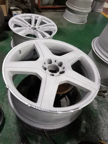 원조[부산휠복원][부산휠수리]벤츠S63amg 20인치 주차상처 휠수리/휠복원/휠도색 / 부산 기장군