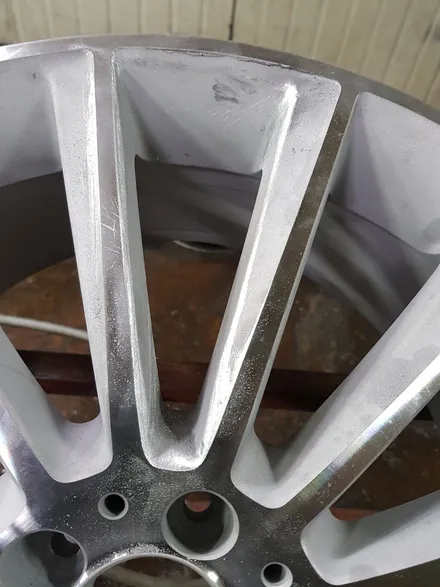원조부산휠복원부산휠수리벤츠20인치S500Amg 마차휠 대략난감 사고휠 수리 / 부산 기장군