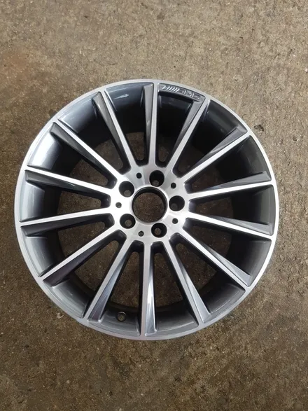 원조[부산휠복원][부산휠수리]벤츠 C200Amg 19인치 주차상처 휠수리 휠복원 다야컷팅 재생하기! / 부산 기장군