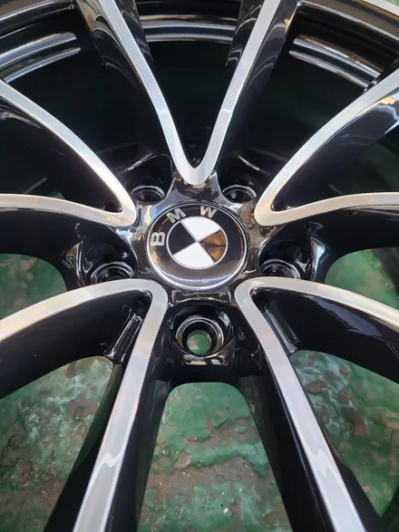 원조[부산휠복원][부산휠수리]BMW Z4 19인치 휠수리 휠복원 다야컷팅 재생하기! / 부산 기장군