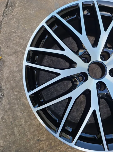 원조[부산휠복원] 아우디 A6 페리휠 주차상처 휠수리 휠복원 휠도색 작업! / 부산 기장군
