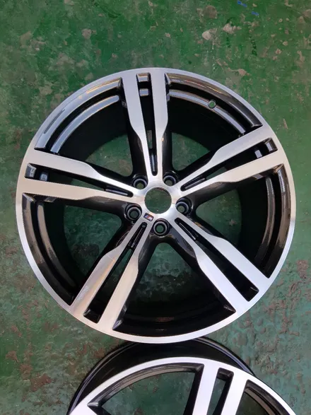 [부산휠복원][부산중고휠][부산휠수리] BMW G시리즈760 648M 20인치 주차상처 휠수리 휠복원 다야컷팅 재생! / 부산 기장군