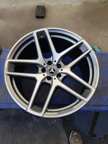 [원조][부산휠복원][부산휠수리][부산중고휠]벤츠GLE350AMG 21인치 주차상처 휠수리/휠복원/다야컷팅재생! / 부산 기장군