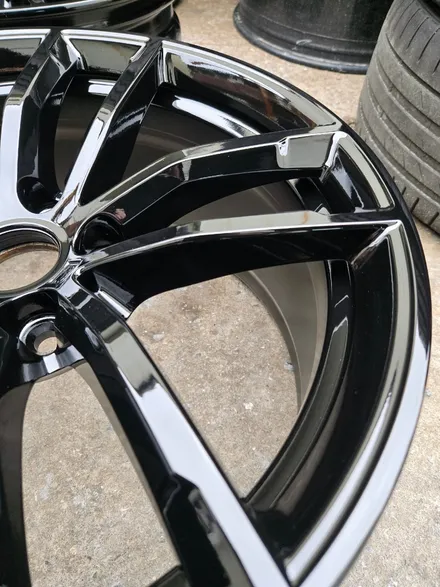 원조[부산 휠복원] BMW 5시리즈 묻지 마! 블랙 유광 휠복원 휠도색 작업 5만 원! / 부산 기장군