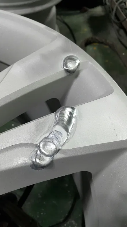 [부산휠수리][부산중고휠][부산휠복원] 벤츠w221 s500 19인치 사고건 휠수리 / 부산 기장군