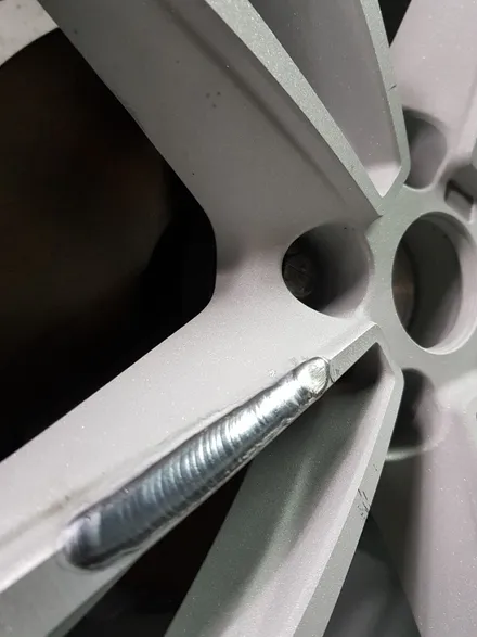 [부산휠수리][부산휠복원][부산휠도색][부산중고휠] BMW G시리즈647M 주차상처 수정후 블랙유광 커스텀 도장! / 부산 기장군