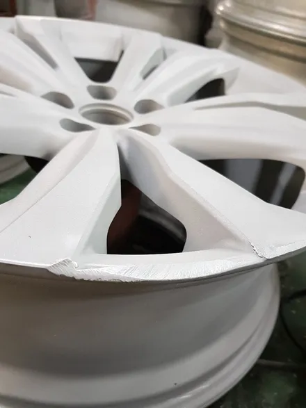 [부산휠복원][부산휠수리][부산휠도색][부산중고휠]렉서스RX450H 20인치 주차상처 휠수리/휠복원 / 부산 기장군