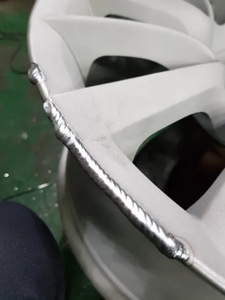 [원조][부산휠복원][부산휠수리][부산휠도색]BMW20인치 인디비쥬얼 휠수리/휠도색 / 부산 기장군