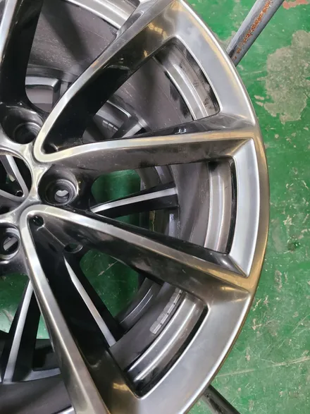 원조[부산휠복원][부산휠수리]BMW Z4 19인치 휠수리 휠복원 다야컷팅 재생하기! / 부산 기장군
