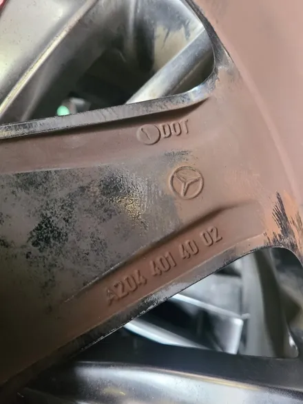 부산휠복원 부산휠수리 벤츠휠수리 벤츠휠복원 C63Amg 18인치 주차상처 휠수리 휠복원 휠도색! / 부산 기장군
