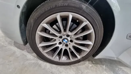 원조[부산휠수리] BMW F바디 750M팩휠 주차상처 휠수리 휠복원 휠도색 휠굴절 작업! / 부산 기장군