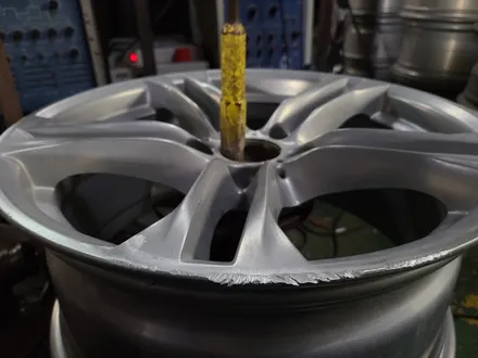 원조[부산휠복원] BMW F바디 613M 18인치 순정휠 주차상처 휠수리 휠복원 휠도색 작업! / 부산 기장군