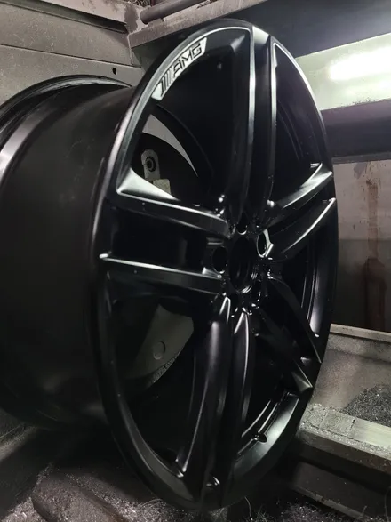 원조[부산휠복원] 벤츠 E63 AMG 20인치 단조휠 주차상처 휠수리 휠복원 휠도색 작업! / 부산 기장군