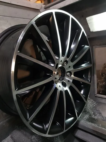원조[부산휠복원][부산휠수리] [휠수리창업교육][휠복원창업]벤츠E400Amg20인치 마차휠 휠수리휠복원 다야컷팅 재생하기! / 부산 기장군