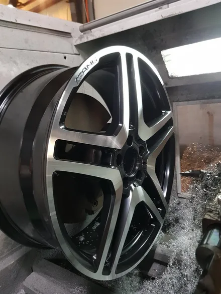 원조[부산휠복원][부산휠수리] [벤츠휠복원.[벤츠휠수리]벤츠w221-S63amg 20인치 단조 포밍휠 주차상처 휠수리/휠복원/다야컷팅재생! / 부산 기장군