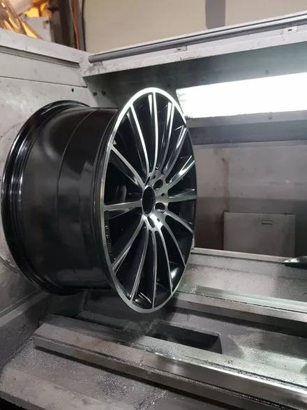 원조[부산휠복원][부산휠수리][부산중고휠] 벤츠S350 20인치 마차휠 대략난감 휠수리/휠복원/다야컷팅 재생하기 / 부산 기장군