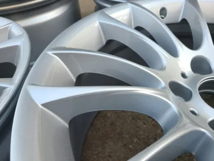 원조[부산휠수리] BMW F바디 750M팩휠 주차상처 휠수리 휠복원 휠도색 휠굴절 작업! / 부산 기장군