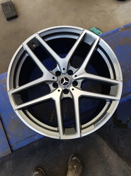 [원조][부산휠복원][부산휠수리][부산중고휠]벤츠GLE350AMG 21인치 주차상처 휠수리/휠복원/다야컷팅재생! / 부산 기장군