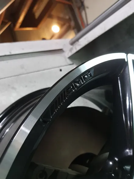 원조[부산휠복원][부산휠수리]벤츠E350amg 19인치 정품휠 휠수리/휠복원/다야컷팅 재생하기! / 부산 기장군