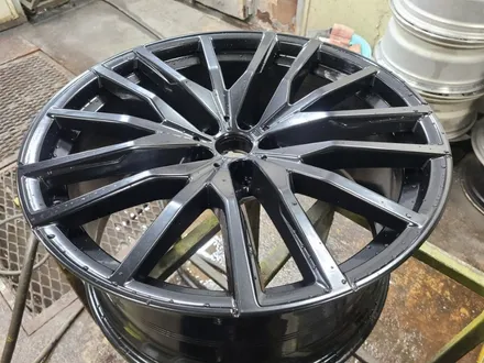 원조[부산휠복원] BMW X7 22인치 순정휠 사고건 휠수리 휠복원 휠도색 작업! / 부산 기장군