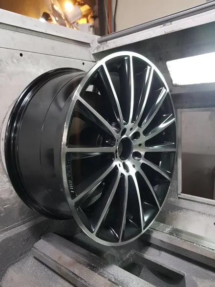 원조[부산휠복원][부산휠수리][부산중고휠] 벤츠S350 20인치 마차휠 대략난감 휠수리/휠복원/다야컷팅 재생하기 / 부산 기장군