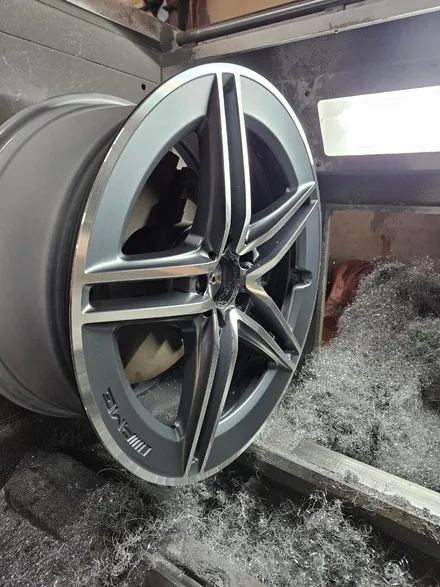 원조[부산휠복원]벤츠 CLA45 AMG 휠 복원 작업! / 부산 기장군