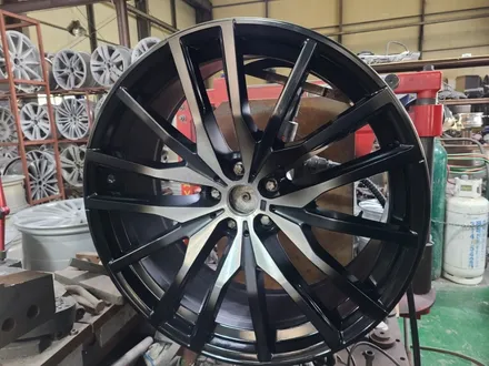 원조[부산휠복원] BMW X7 22인치 순정휠 사고건 휠수리 휠복원 휠도색 작업! / 부산 기장군