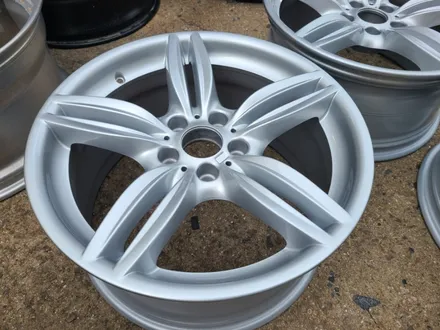 원조[부산휠복원] BMW 19인치 351M 주차상처 휠수리 휠복원 휠도색 작업! / 부산 기장군