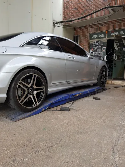 원조[부산휠복원][부산휠수리] [벤츠휠복원.[벤츠휠수리]벤츠w221-S63amg 20인치 단조 포밍휠 주차상처 휠수리/휠복원/다야컷팅재생! / 부산 기장군
