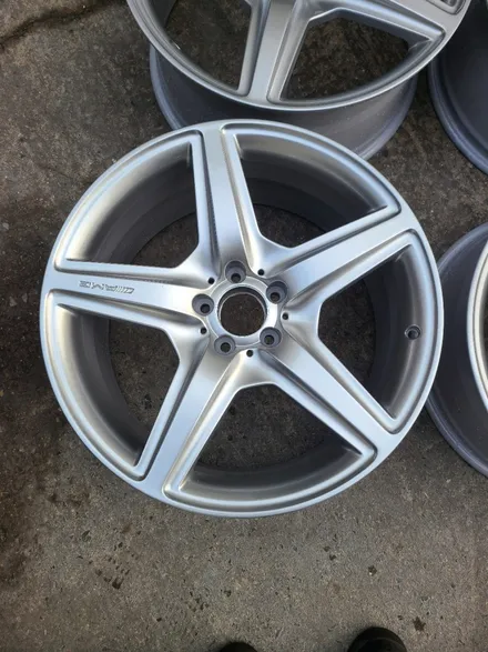 벤츠S63AMG 20인치 주차상처 휠수리 휠복원 휠도색 휠크랙 휠용접 작업하기! / 부산 기장군