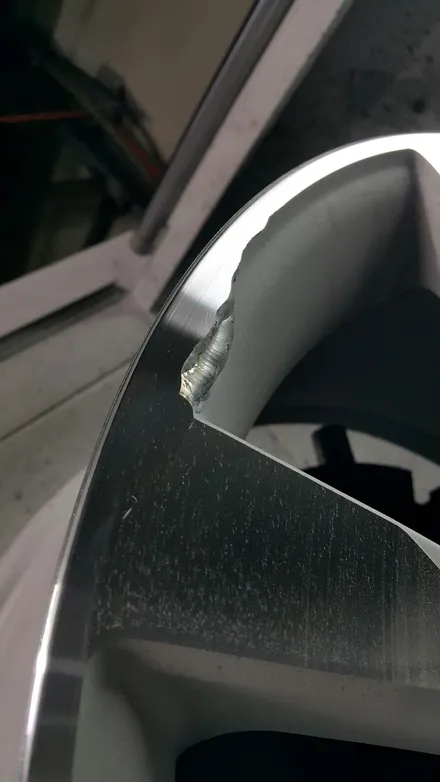 [부산휠수리][부산휠복원][부산중고휠]벤츠S500 19인치 휠깨짐 수리 다야컷 재생하기 / 부산 기장군