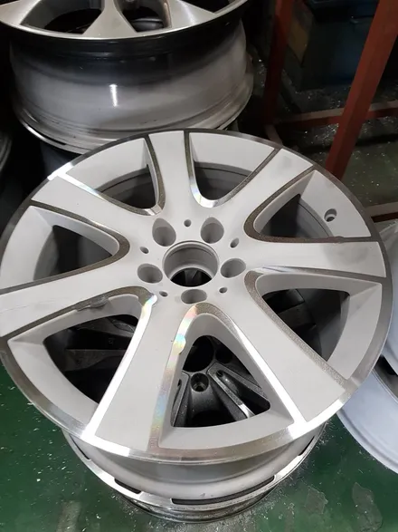 [원조][부산휠복원][부산휠수리][부산중고휠] 벤츠 S350d 주차상처 휠수리/휠복원 / 부산 기장군