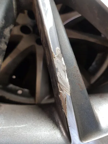원조부산휠복원부산휠수리벤츠20인치S500Amg 마차휠 대략난감 사고휠 수리 / 부산 기장군