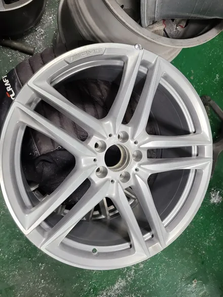 원조[부산휠복원]벤츠 E63 AMG 20인치 주차상처 휠수리 휠복원 다야컷팅 재생하기! / 부산 기장군