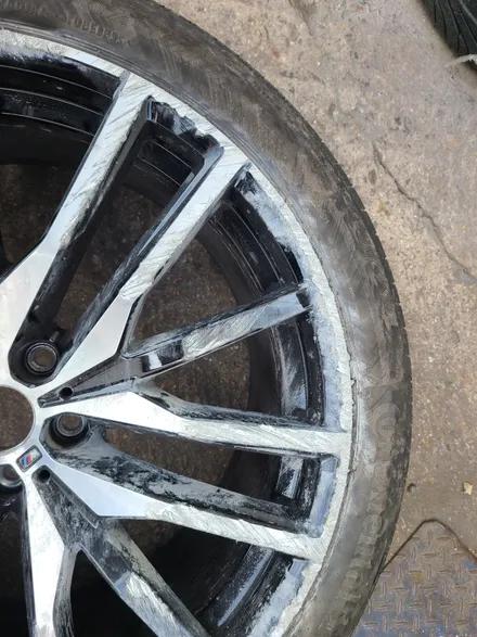 원조[부산휠복원] BMW X7 22인치 순정휠 사고건 휠수리 휠복원 휠도색 작업! / 부산 기장군