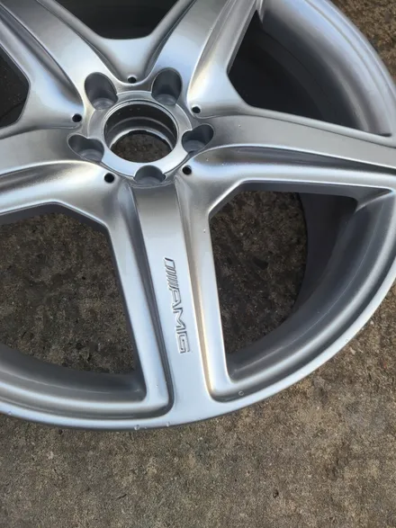 벤츠S63AMG 20인치 주차상처 휠수리 휠복원 휠도색 휠크랙 휠용접 작업하기! / 부산 기장군