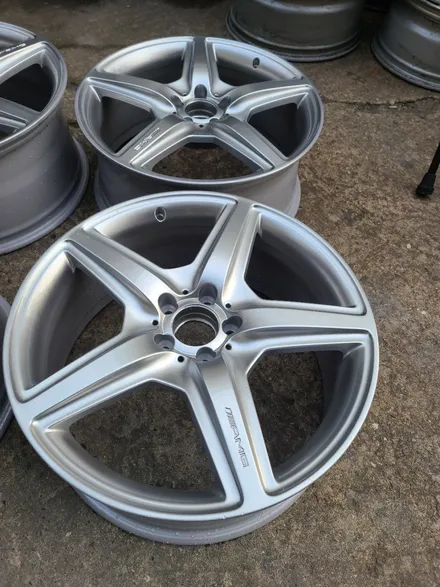 벤츠S63AMG 20인치 주차상처 휠수리 휠복원 휠도색 휠크랙 휠용접 작업하기! / 부산 기장군