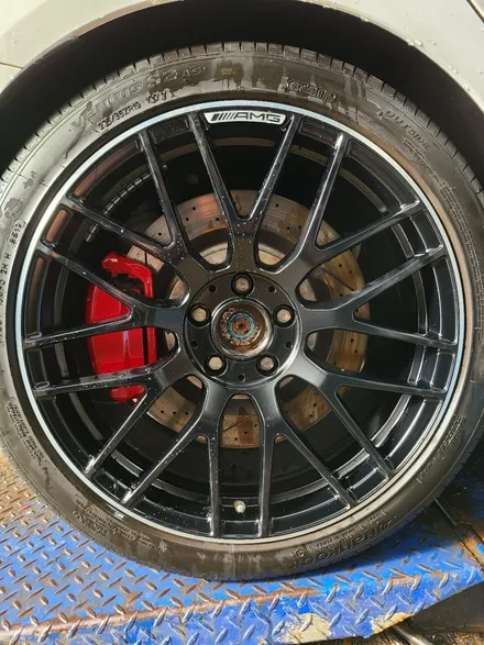 벤츠C63AMG 19인치 단조 포밍휠 주차상처 휠복원 휠도색 작업으로 77만 견적 작업! / 부산 기장군