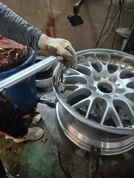 원조[부산휠복원] BMW E39 BBS OEM 제품 휠복원 작업! / 부산 기장군