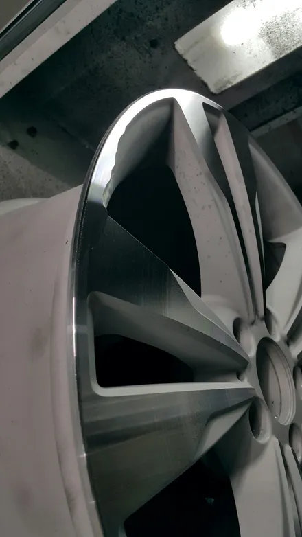 [부산휠수리][부산휠복원][부산중고휠]벤츠S500 19인치 휠깨짐 수리 다야컷 재생하기 / 부산 기장군