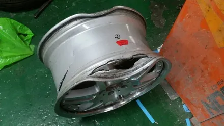 [공지] [부산휠복원][부산휠수리][부산휠도색]벤츠AMG용 브라브스휠 대략난감! 휠수리/휠복원 / 부산 기장군