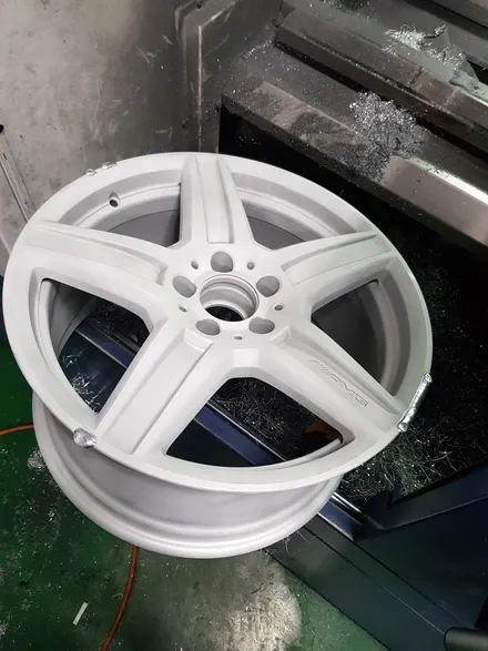 원조[부산휠복원][부산휠수리][부산중고휠] 벤츠E63AMG 18인치 주차상처 휠수리-휠복원-다야컷팅 재생! / 부산 기장군