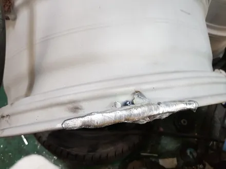 [부산휠복원][부산휠수리][부산중고휠] BMW F시리즈760 20인치 사고건 휠수리 하이퍼블랙 분체도장 / 부산 기장군