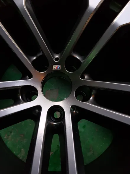 [원조]부산휠복원[부산휠수리]부산중고휠 BMW X6주차상처 용접가공후 무광블랙 분체도장! / 부산 기장군