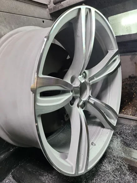 [원조]부산휠복원/부산휠수리 BMW M5 ST모델 주차상처 휠수리 휠복원 다야컷팅 재생하기! / 부산 기장군